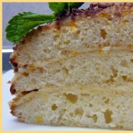 मऊ, फ्लफी आणि निविदा आंबट मलई केक: फोटोंसह पाककृती